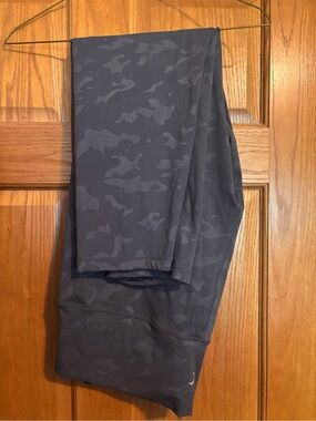 Women's grey Camouflage Performance Leggings